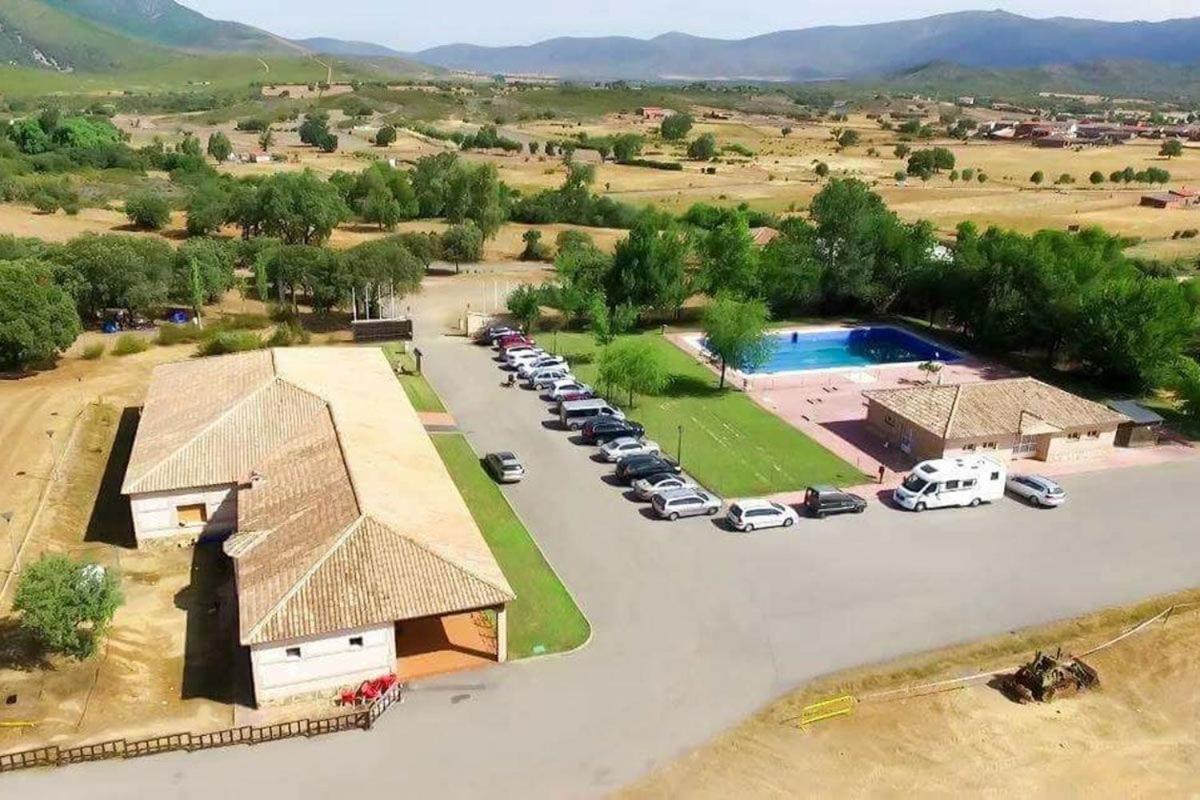Kampaoh Cabaneros Navas de Estena Kültér fotó